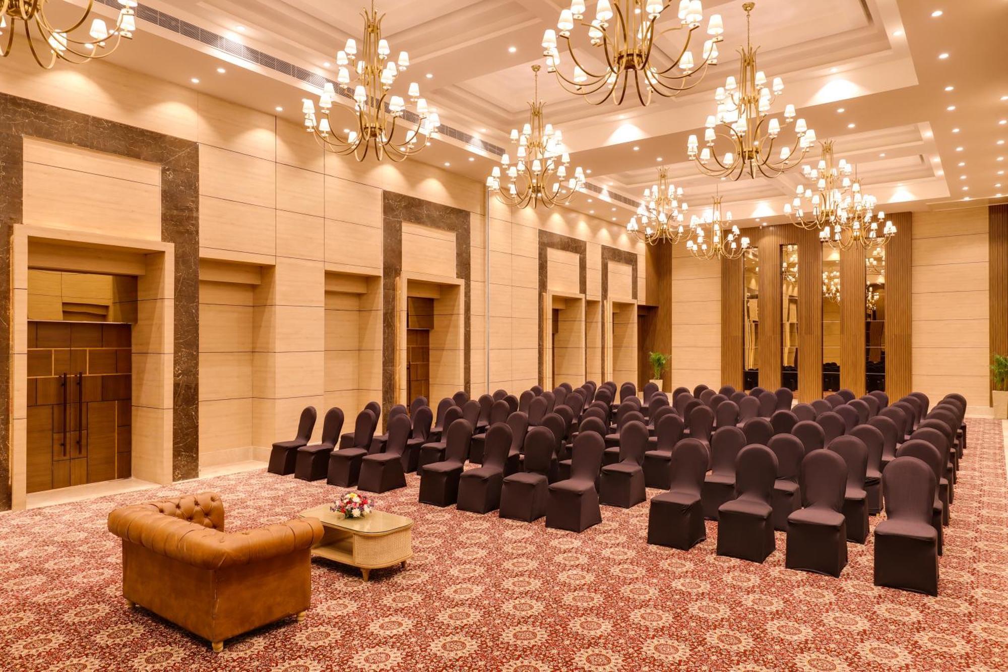 Lemon Tree Hotel, Rishīkesh Екстериор снимка