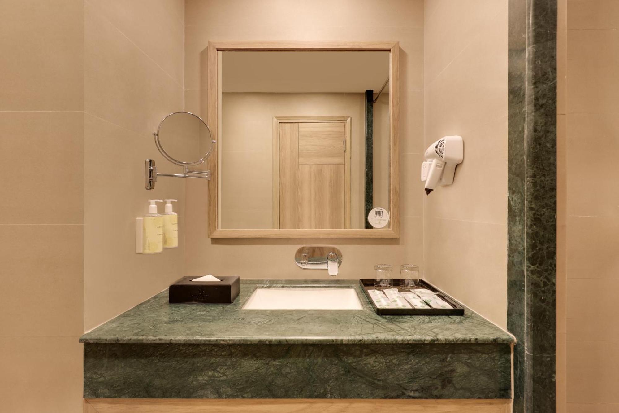 Lemon Tree Hotel, Rishīkesh Екстериор снимка